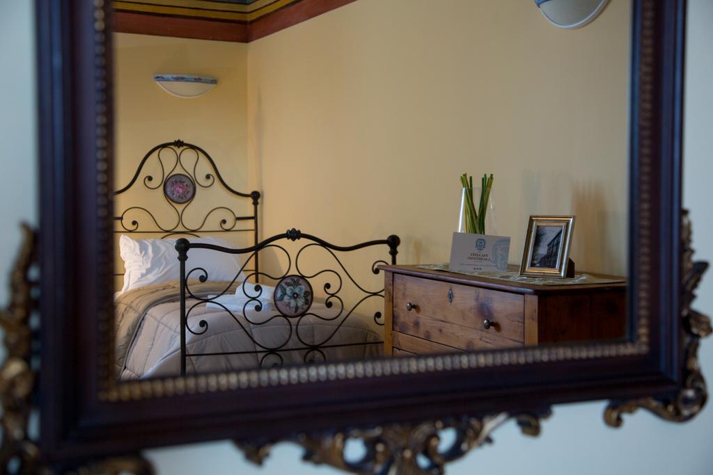 Palazzo Lauritano Hotel อาเจโรลา ภายนอก รูปภาพ