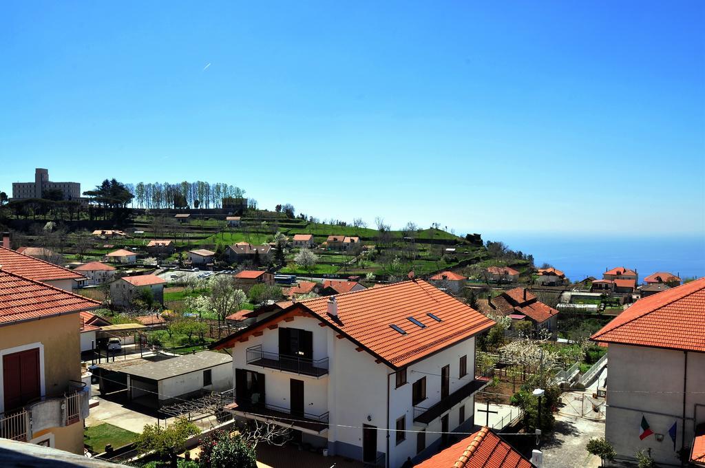 Palazzo Lauritano Hotel อาเจโรลา ภายนอก รูปภาพ
