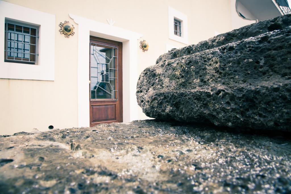 Palazzo Lauritano Hotel อาเจโรลา ภายนอก รูปภาพ