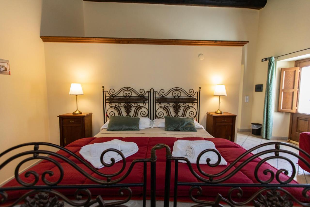 Palazzo Lauritano Hotel อาเจโรลา ภายนอก รูปภาพ