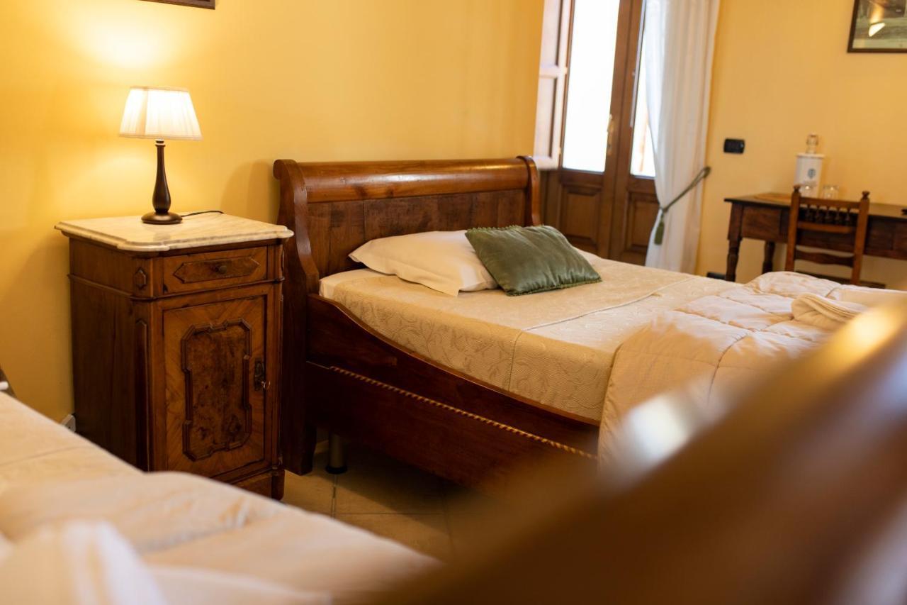 Palazzo Lauritano Hotel อาเจโรลา ภายนอก รูปภาพ