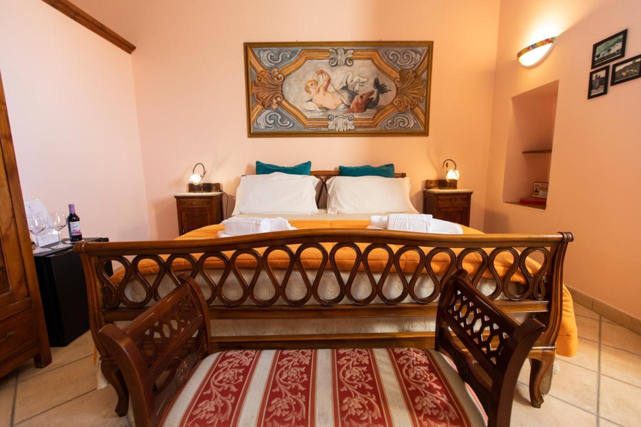Palazzo Lauritano Hotel อาเจโรลา ภายนอก รูปภาพ